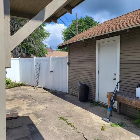60 E Cherry St, Canton, IL 61520 photo 41