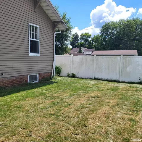 60 E Cherry St, Canton, IL 61520 photo 47
