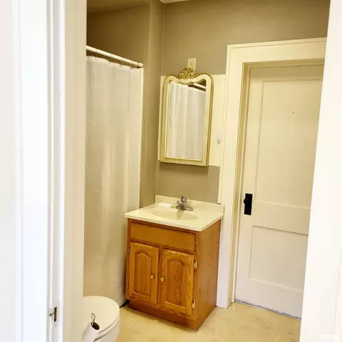 60 E Cherry St, Canton, IL 61520 photo 19