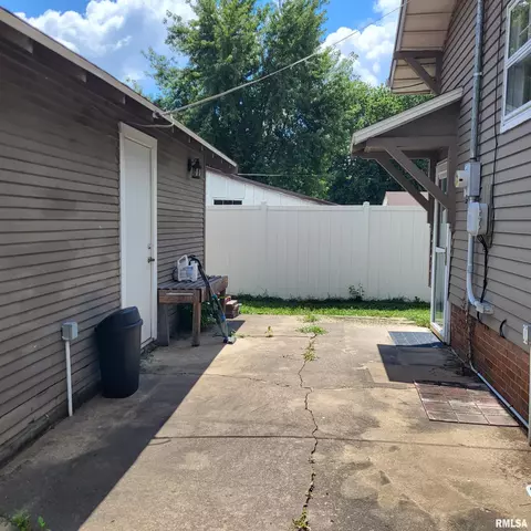 60 E Cherry St, Canton, IL 61520 photo 42