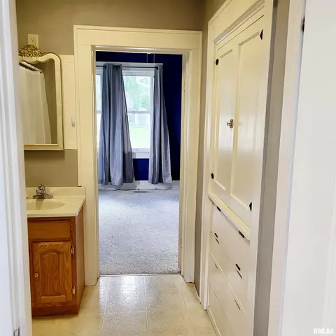 60 E Cherry St, Canton, IL 61520 photo 17