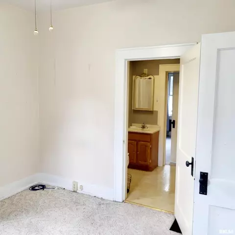 60 E Cherry St, Canton, IL 61520 photo 15