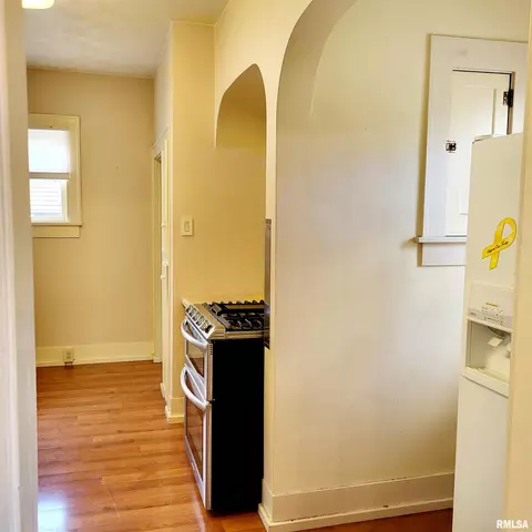 60 E Cherry St, Canton, IL 61520 photo 27
