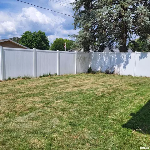 60 E Cherry St, Canton, IL 61520 photo 48