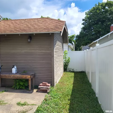 60 E Cherry St, Canton, IL 61520 photo 44