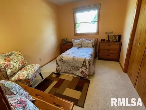 908 Pennyoaks Dr, Macomb, IL 61455 photo 22