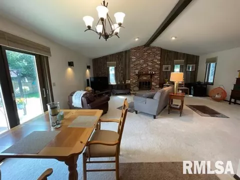 908 Pennyoaks Dr, Macomb, IL 61455 photo 16