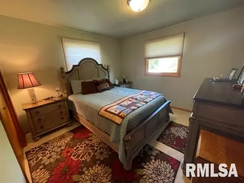 908 Pennyoaks Dr, Macomb, IL 61455 photo 17