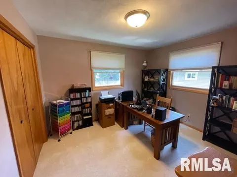 908 Pennyoaks Dr, Macomb, IL 61455 photo 18