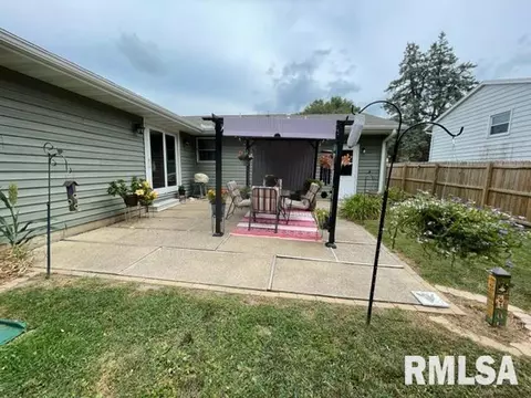 908 Pennyoaks Dr, Macomb, IL 61455 photo 27