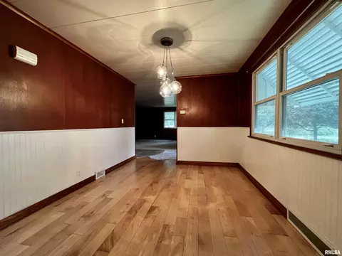 836 Beverly Ave, Macomb, IL 61455 photo 8
