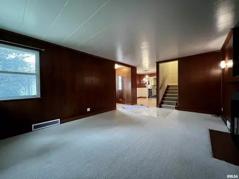 836 Beverly Ave, Macomb, IL 61455 photo 6