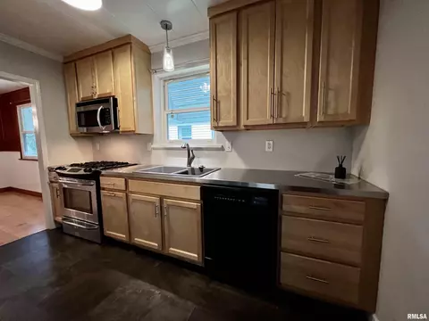836 Beverly Ave, Macomb, IL 61455 photo 11