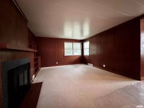 836 Beverly Ave, Macomb, IL 61455 photo 5