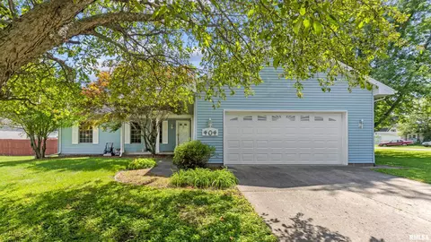 404 E 3rd St, Delavan, IL 61734 photo 2