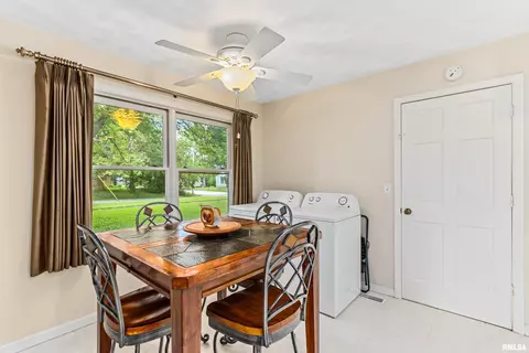 404 E 3rd St, Delavan, IL 61734 photo 14