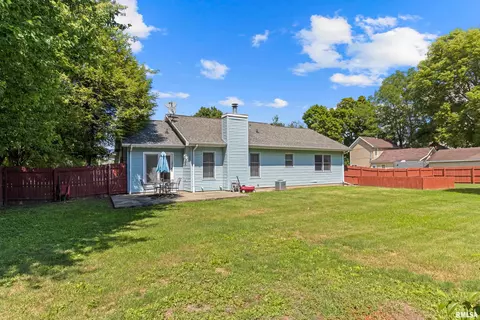 404 E 3rd St, Delavan, IL 61734 photo 5
