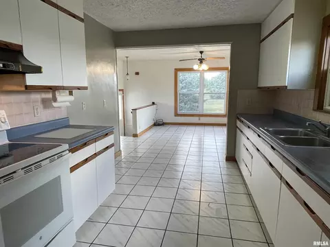 1680 E 1660 N Rd, Danvers, IL 61732 photo 11