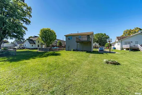 1215 E Chestnut St, Canton, IL 61520 photo 20