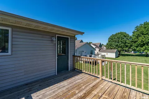 1215 E Chestnut St, Canton, IL 61520 photo 15