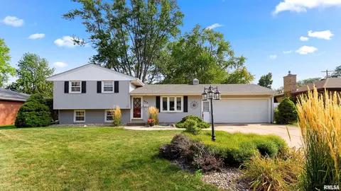 808 E Jackson St, Morton, IL 61550 photo 2