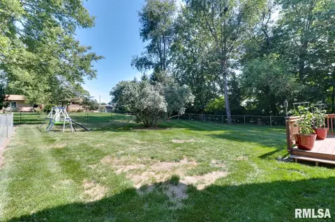 107 W B St, Delavan, IL 61734 photo 33
