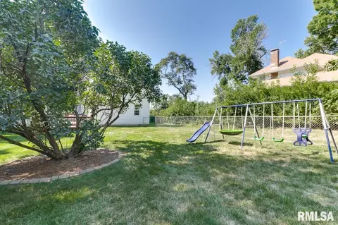 107 W B St, Delavan, IL 61734 photo 29