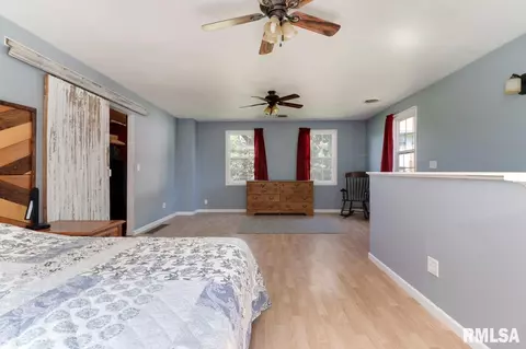 107 W B St, Delavan, IL 61734 photo 6