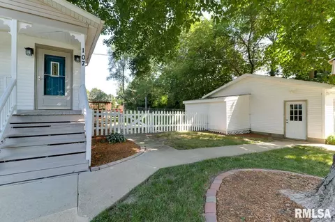 107 W B St, Delavan, IL 61734 photo 24