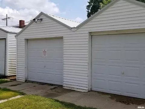 1160 N Main St, Canton, IL 61520 photo 14