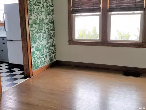 1160 N Main St, Canton, IL 61520 photo 27