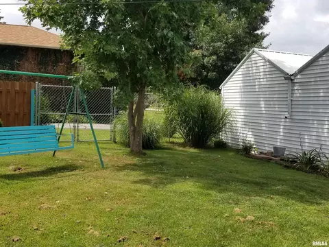 1160 N Main St, Canton, IL 61520 photo 18