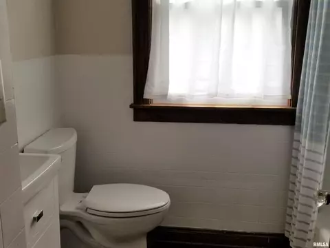 1160 N Main St, Canton, IL 61520 photo 22