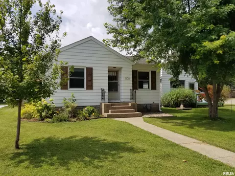 1160 N Main St, Canton, IL 61520 photo 1