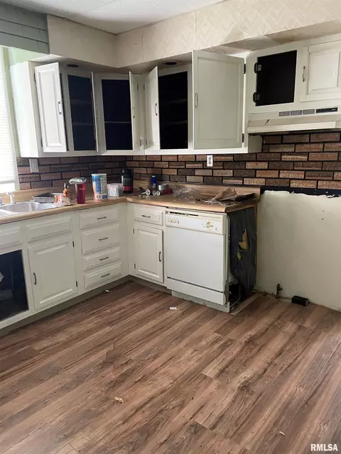 220 W Pierce St, Macomb, IL 61455 photo 3