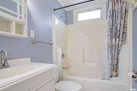 806 Spring St, Washington, IL 61571 photo 12