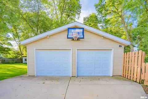 806 Spring St, Washington, IL 61571 photo 26