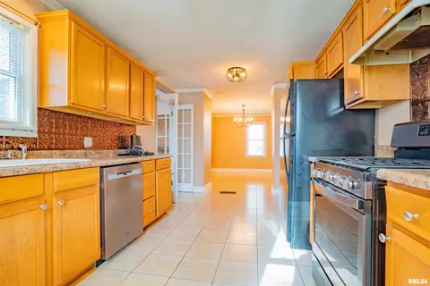806 Spring St, Washington, IL 61571 photo 7