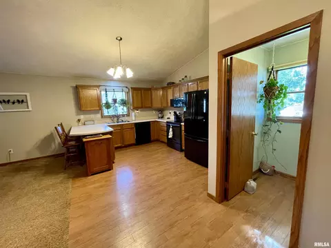 2203 Mitchell Dr, Eureka, IL 61530 photo 7