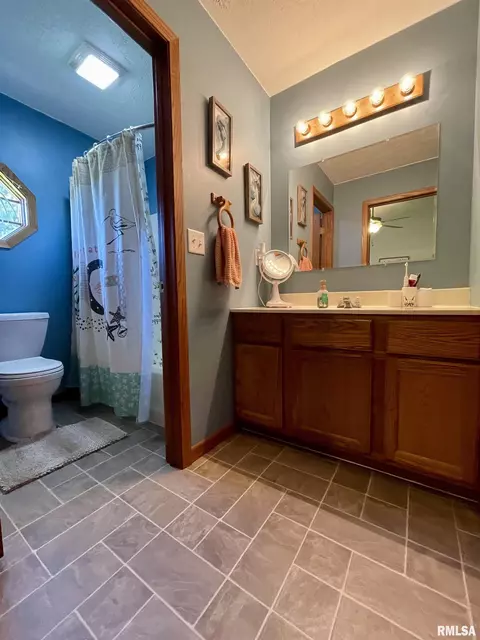 2203 Mitchell Dr, Eureka, IL 61530 photo 18