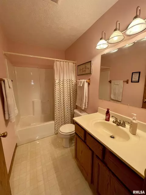 2203 Mitchell Dr, Eureka, IL 61530 photo 22