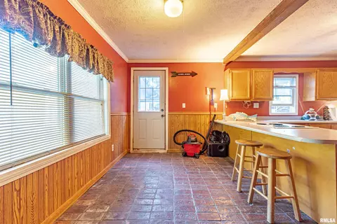 209 N Rolla St, Eureka, IL 61530 photo 14
