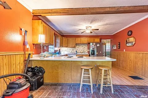 209 N Rolla St, Eureka, IL 61530 photo 12