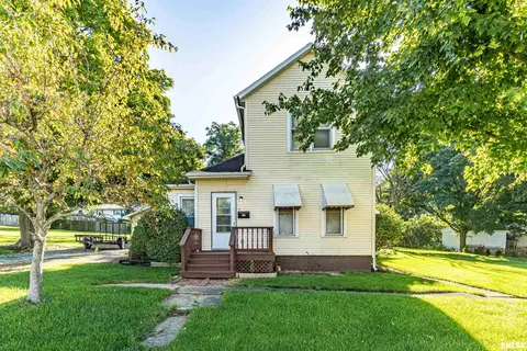 209 N Rolla St, Eureka, IL 61530 photo 1