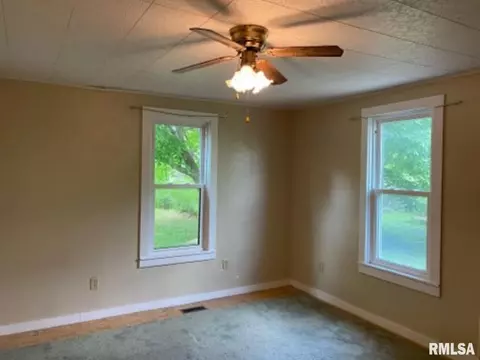 1602 E Wheeler St, Macomb, IL 61455 photo 9