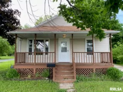 1602 E Wheeler St, Macomb, IL 61455 photo 1