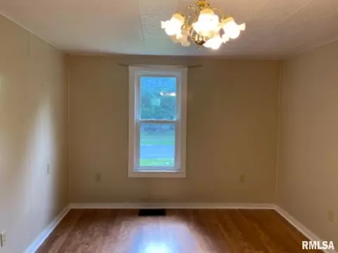 1602 E Wheeler St, Macomb, IL 61455 photo 11