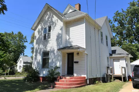 209 E Ash St, Canton, IL 61520 photo 7