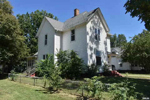209 E Ash St, Canton, IL 61520 photo 9