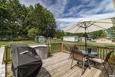 1335 Douglas Rd, Metamora, IL 61548 photo 9
